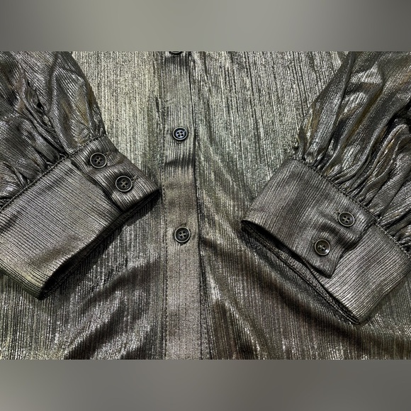 NEVER WORN Vici Raquel Metallic Button Down Blouse Too in Gold Sz XL - Picture 8 of 12